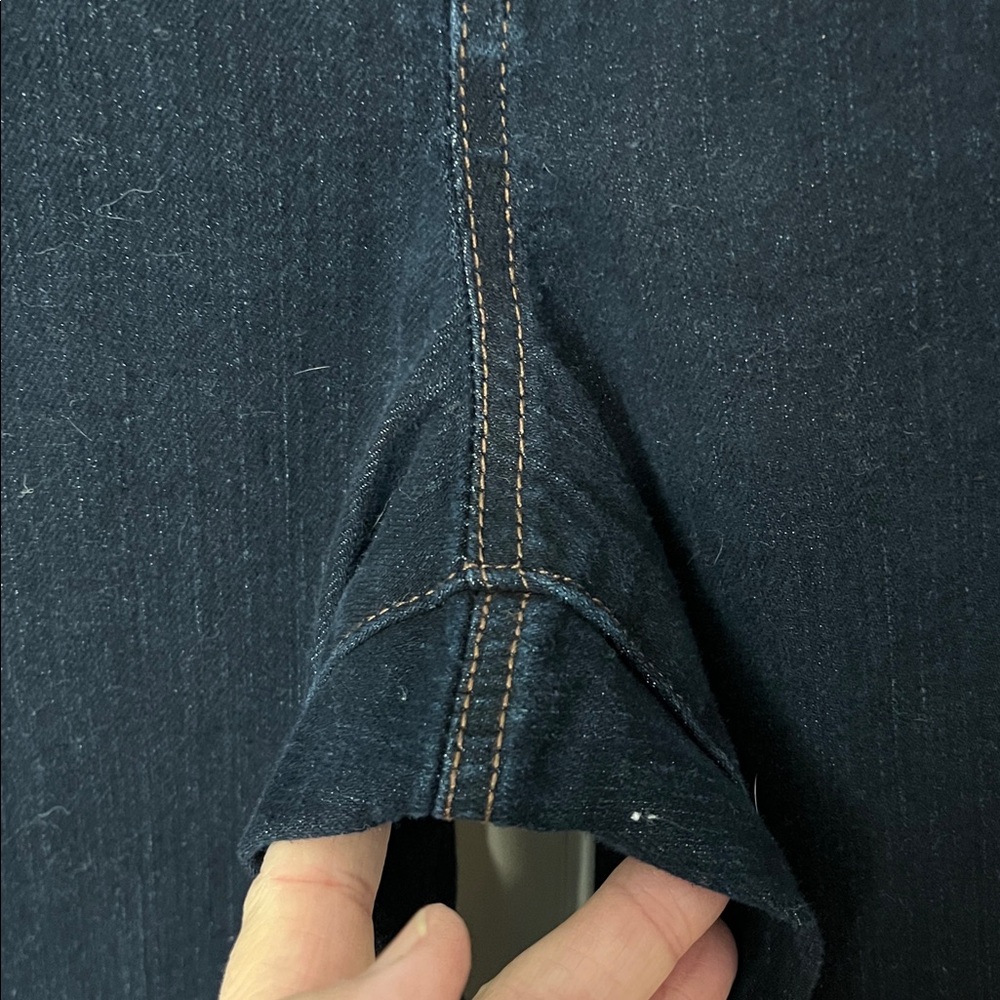 EUC Bandolino Mandie jeans, dark wash, straight leg, stretchy comfort, size 16 - Picture 6 of 14